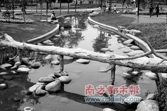 生物岛上有三个公园