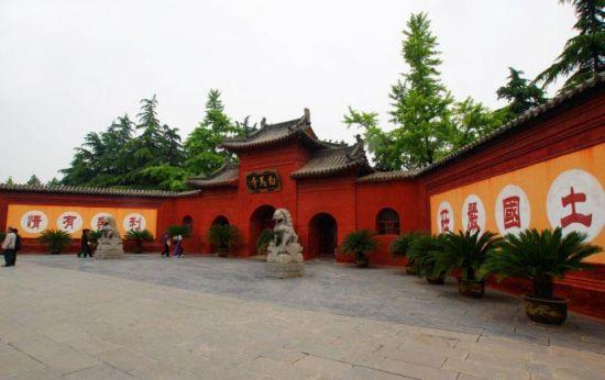 新浪旅游配图：白马寺 摄影：侠客游四方