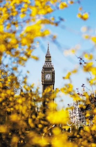 英国首都伦敦的标志性建筑———大本钟 殷刚 摄