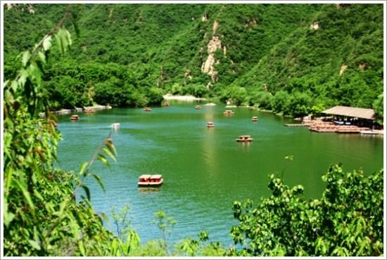 山间碧玉
