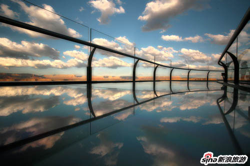 空中玻璃走廊是人类建筑的奇葩