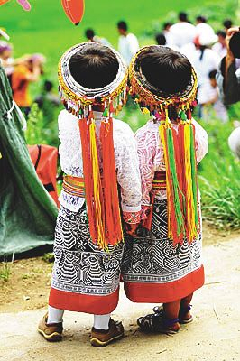 傈僳族儿童服饰