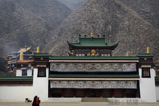 冬日的拉扑楞寺十分安静