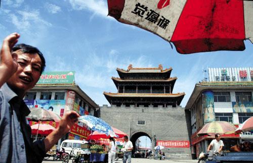 　较其它地方而言，偏关更是一个古老与现代、历史与生活密不可分的地方
