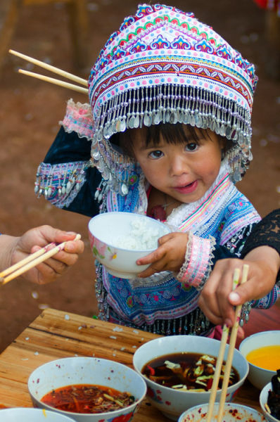 每一个普者黑的彝族小姑娘都是阿乃