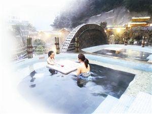游客可以随心所“浴”，感受不同温泉的特色滋养。
