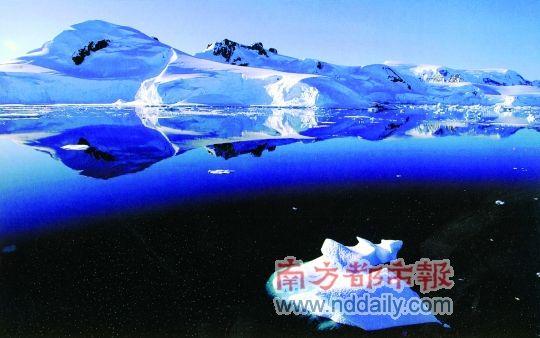 南极展现着静谧的美好。