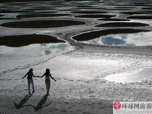对早期的部落来说，斑点湖是神圣的