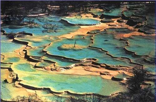 旅游胜地：九寨沟黄龙