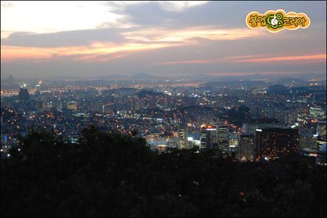 从南山俯视首尔夜景