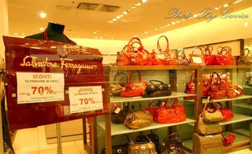 Ferragamo，三折