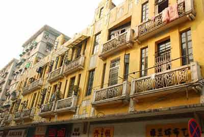 老房子新用：上面是住宅，下面是沿街档口