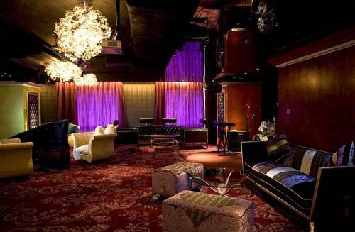 Lounge area