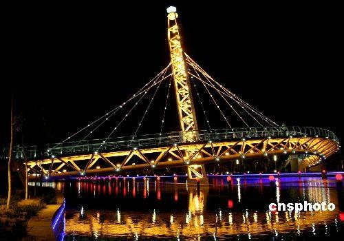 新疆克拉玛依河迷人夜景