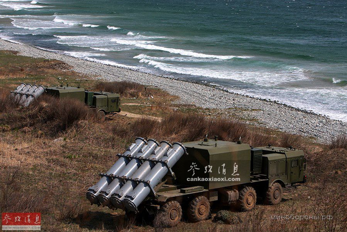  图为沿岸部署的“舞会-E”导弹发射车。