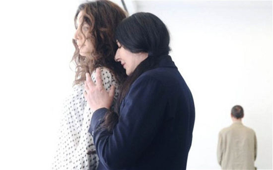 玛瑞娜·阿布拉莫维克（Marina Abramovic）最新行为艺术作品《512小时》