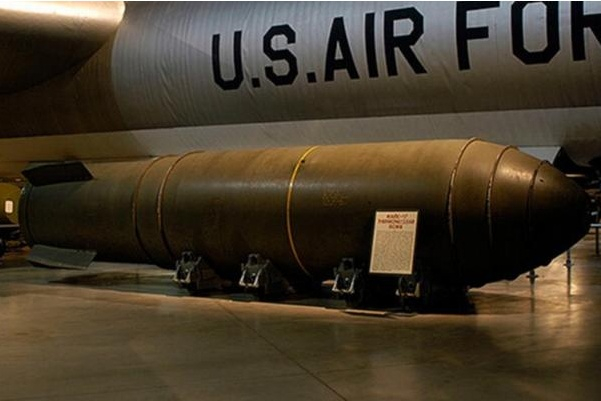 1300枚核弹头,2500多枚战术核武器,发展至今却成为无核国家
