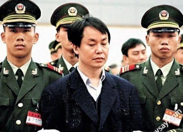 张子强被枪毙后,其家人及其后代今何在?_新浪新闻