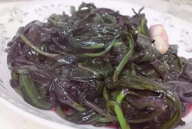 农村有一种血皮菜,嫩滑爽口,煮出来的汤是红的,你吃过吗?