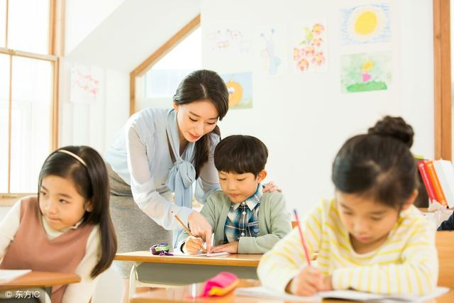 班主任遇到这12种情境怎么办?|老师|家长|班级_新浪新闻
