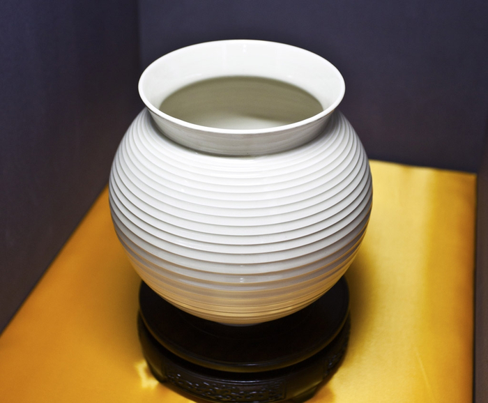 从仰韶的彩陶文化到宋代盛极一时的定窑,定瓷收藏家们追寻的珍宝|_新浪新闻