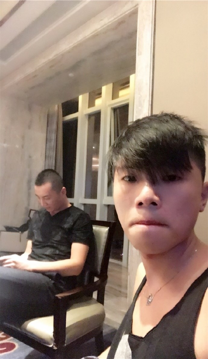 编辑赵小磊来到御风之后与舞帝雷子的一次千万周星大战,在千万周星