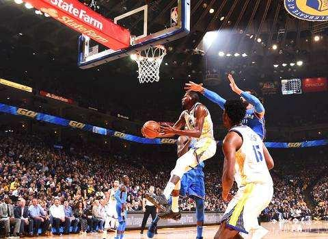 什么是NBA世界的拉杆？这8张图告诉你，J博士动作比乔丹精彩？