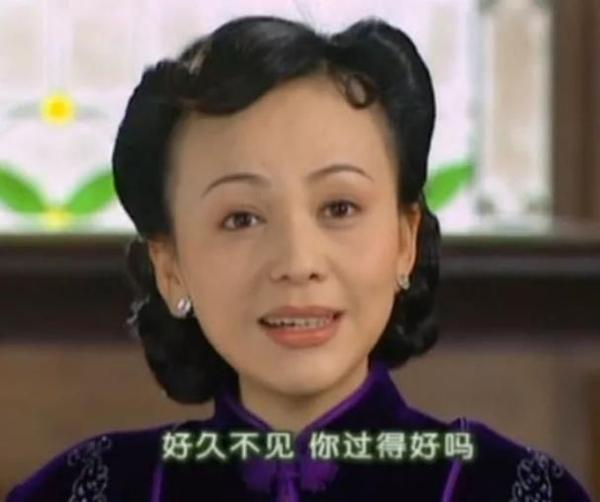 情深深雨蒙蒙:同样是盘发,文佩规规矩矩,为何雪姨却花样繁多?