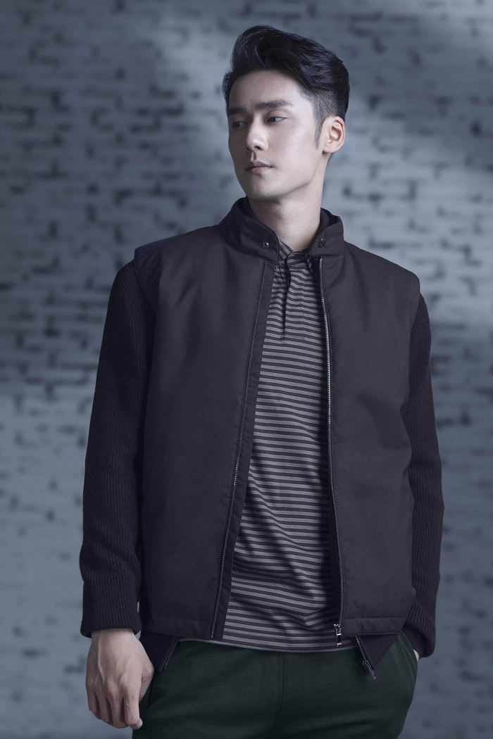 蒋劲夫家暴风波后,深夜更博谈未来出路