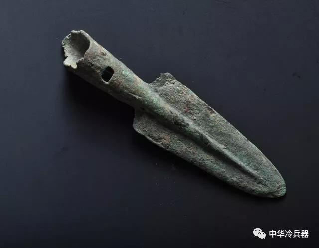 极其相似的古代长兵器:枪和矛有何区别?