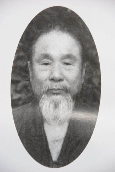 这位禅师，连虚云老和尚都十分佩服，为近代禅师典范|寺庙|禅师|和尚_新浪新闻