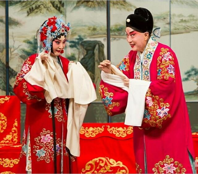 76岁杨春霞近照曝光,因扮演“白骨精”成经典,现满头白发仍健朗|杨春霞|白骨精|白发_新浪新闻
