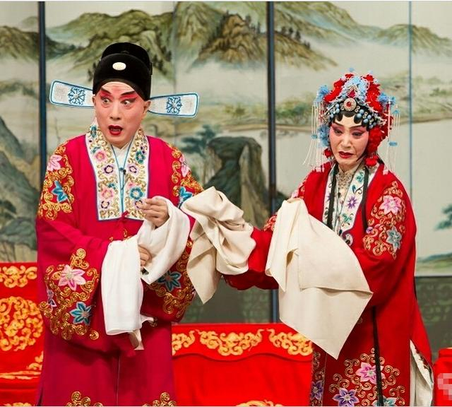 76岁杨春霞近照曝光,因扮演“白骨精”成经典,现满头白发仍健朗|杨春霞|白骨精|白发_新浪新闻