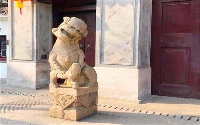 中国“饿”的最惨的石狮子,瘦到皮包骨,游客:确定是来镇妖的?