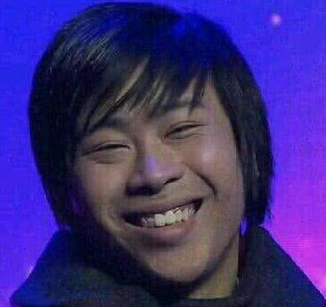 卢本伟晒出28秒短视频,笑声还是这样迷人,很多粉丝表示很想他