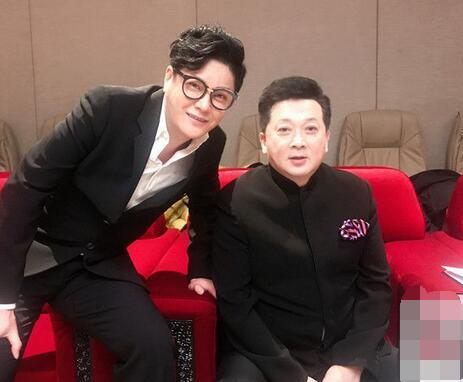 62岁郁钧剑和医生妻子相濡以沫 幸福生活照曝光 女儿漂亮有气质