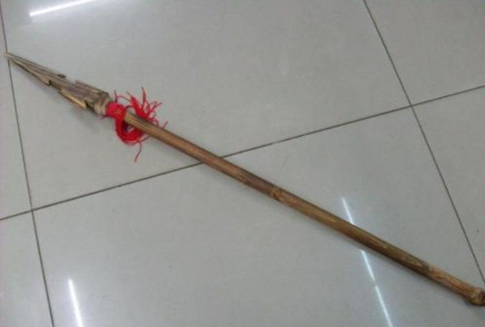 古代时候明知枪容易折断,为何不用铁制的枪身,而是用木质的呢?