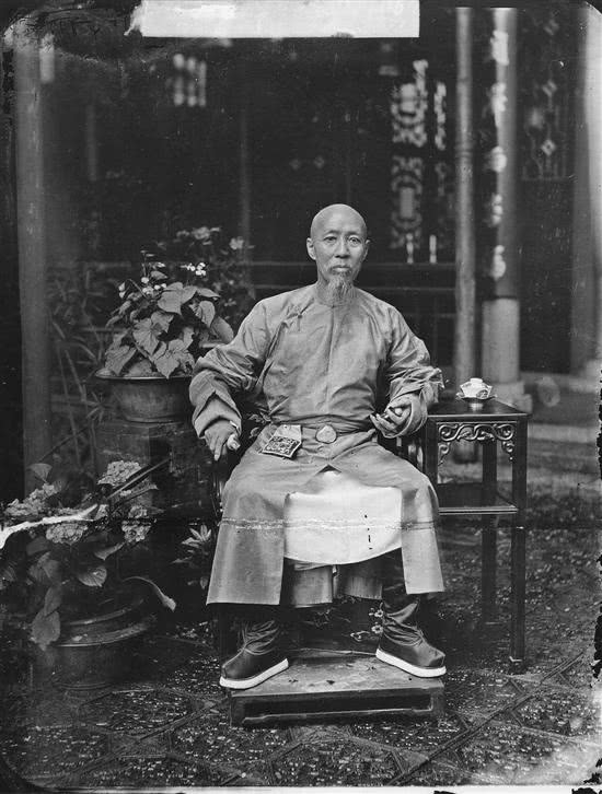 清朝官员老照片，和珅的真实画像，和电视剧相差甚远！_新浪新闻