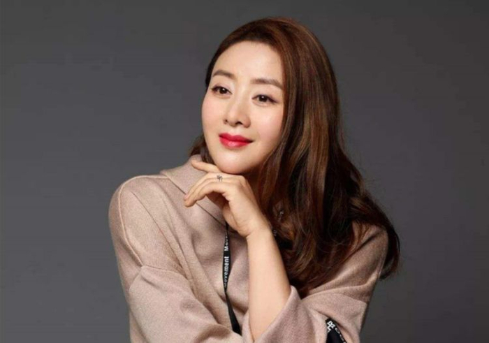 结婚时太穷戒指都是假的,可如今活的让人羡慕|漂亮主妇|经超|结婚