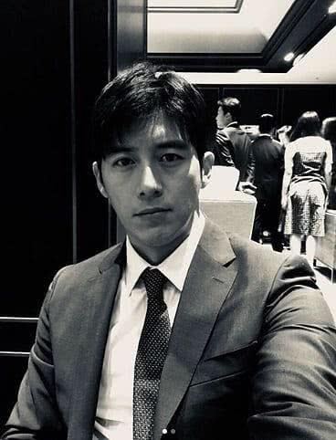 韩国老牌男演员高修，放现在就是顶级爱豆脸，没大火简直天理难容