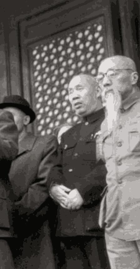 他是洪门最后的大佬,日本人请他出山,他大笑:卖祖宗的事我不干