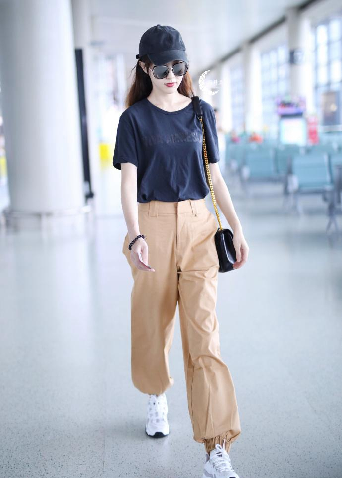 美着女鞋：女性时尚潮流之选
