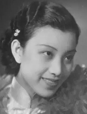 100岁出头的严仁美,不仅人长的好看,关键爱国之心非常强