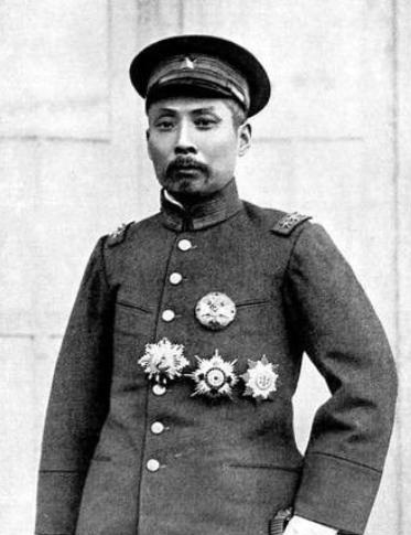 张勋复辟失败后,他的“辫子军”下场如何?