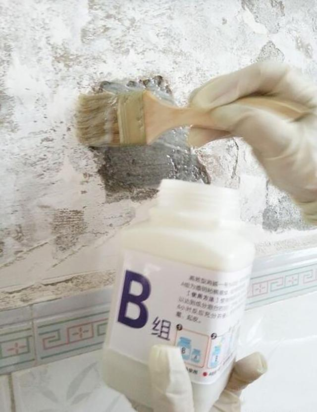 新房砌红砖墙,返碱返到怕!现在才知道,抗碱的底漆千万不能漏