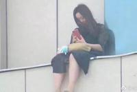 19岁少女跳楼,围观者为何鼓掌加油?