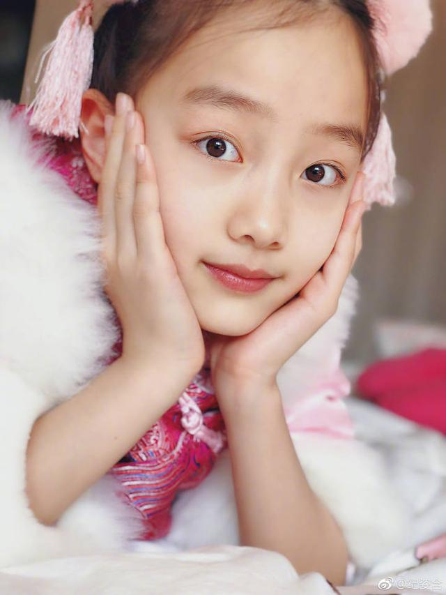 还记得《虎妈猫爸》中的罗茜茜吗?那个可爱的她现在长成了小仙女