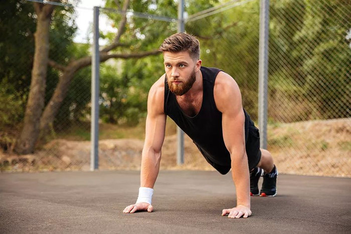 从我们小时候开始这个健身动作就一直伴随着我们成长：