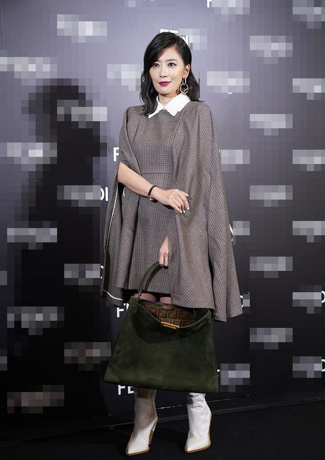 44岁贾静雯未p照显老,脸部发福,皮肤松弛,网友:女神老了!