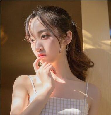 气质中分长刘海发型扎头发,不止是不羁哦